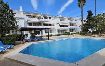 Soleado apartamento, planta baja con terraza en Altea
